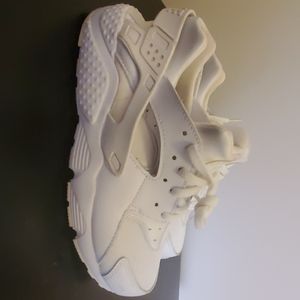 Huarache sneaker
